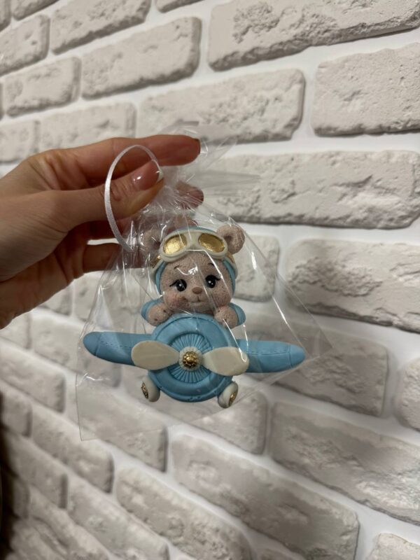 Шоколадна фігурка Ведмедик на літачку