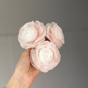 Квітка з вафельного паперу Ранункулюс