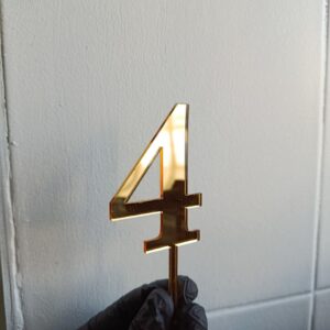 Цифра акрилова золота 4